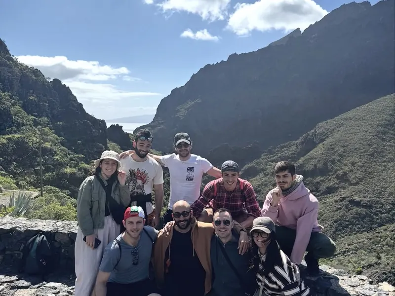 Il team Quinck in escursione tra le montagne di Tenerife nel 2025